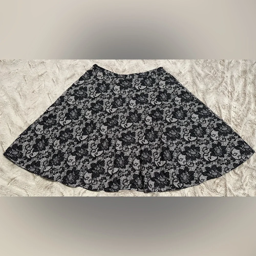 Grace Floral Lace Pattern A-Line Skirt - Picture 6 of 9